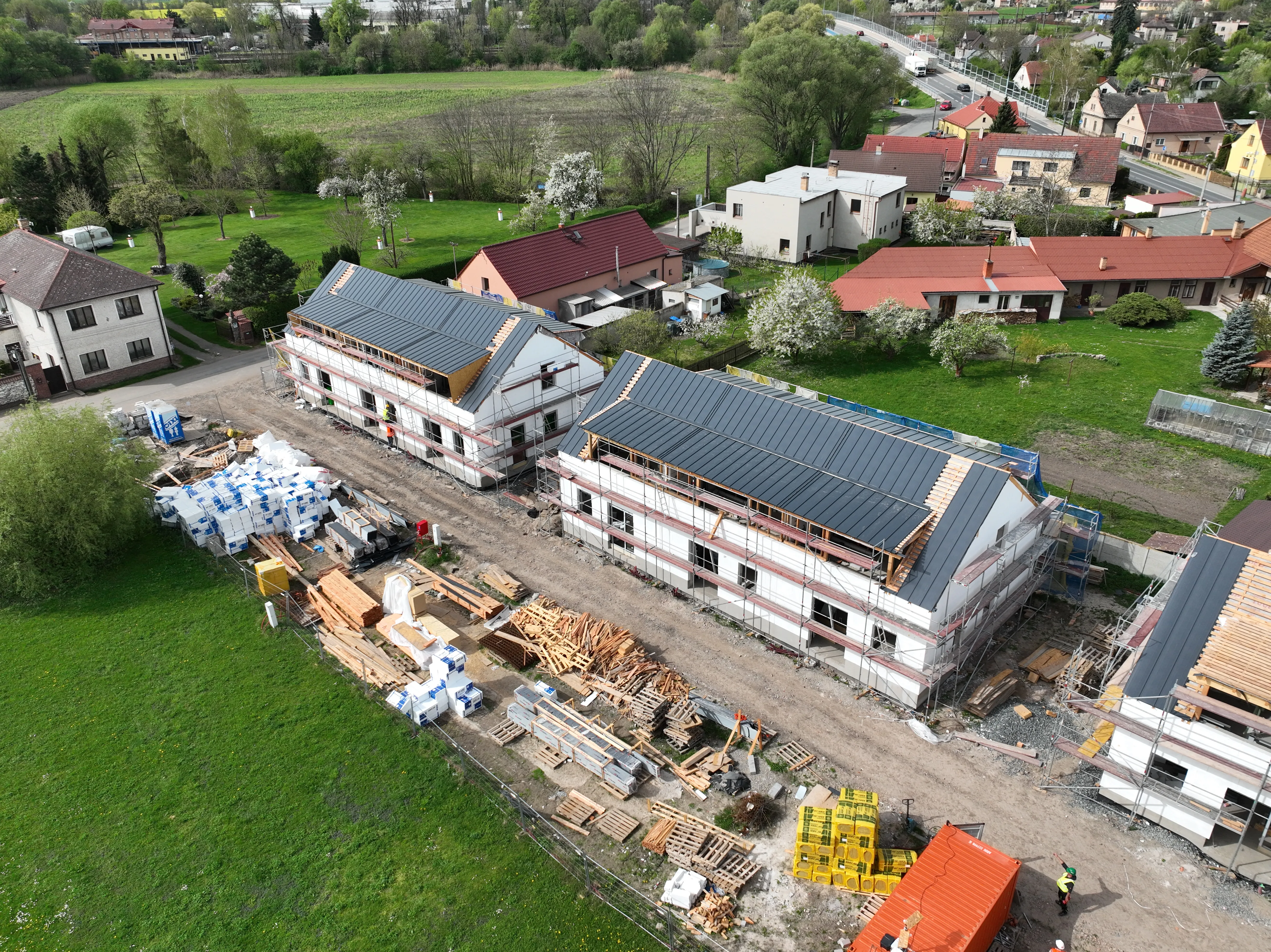 Laying roofing